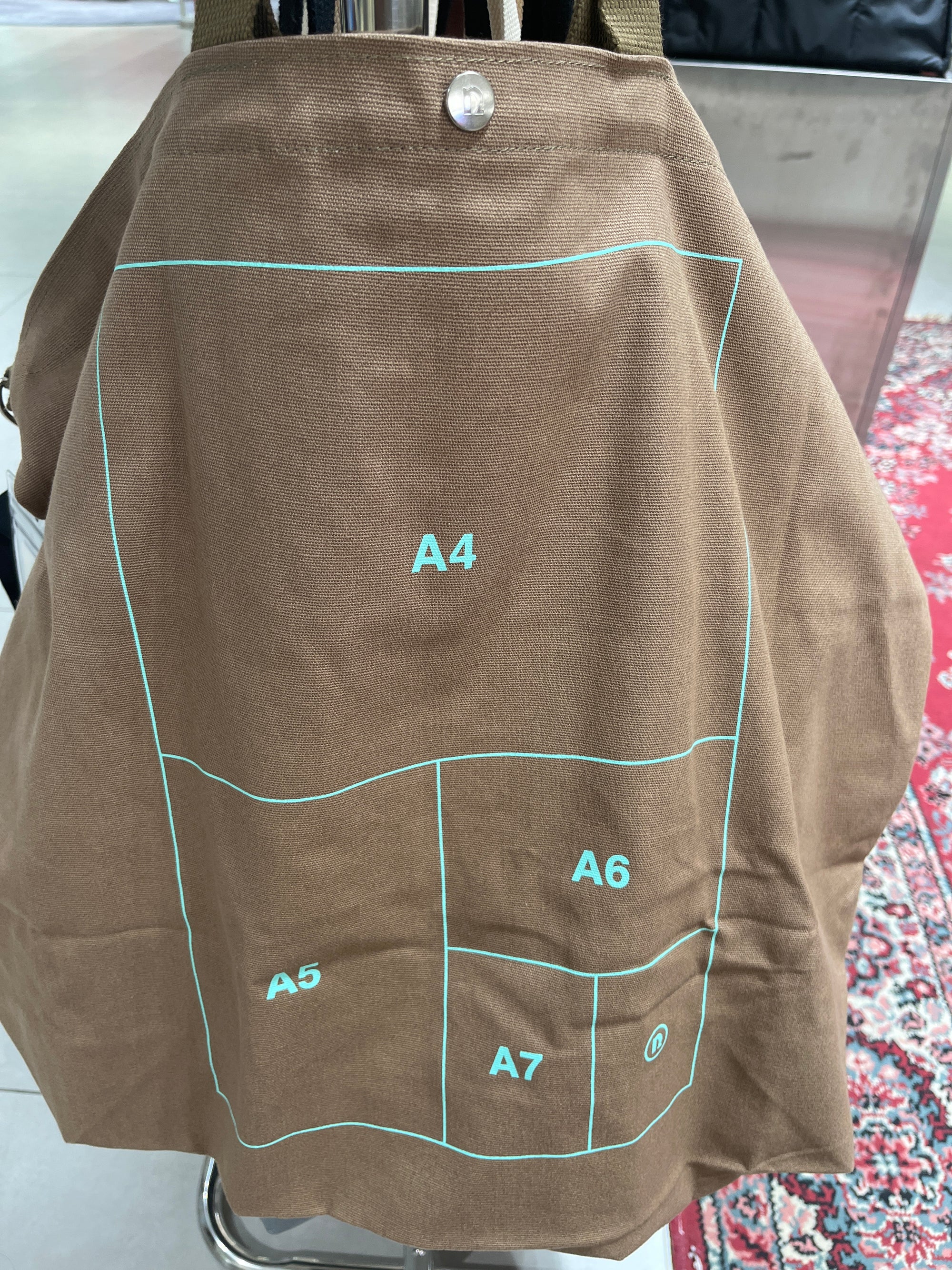 PAPER / L (TOTE BAG) KHAKI