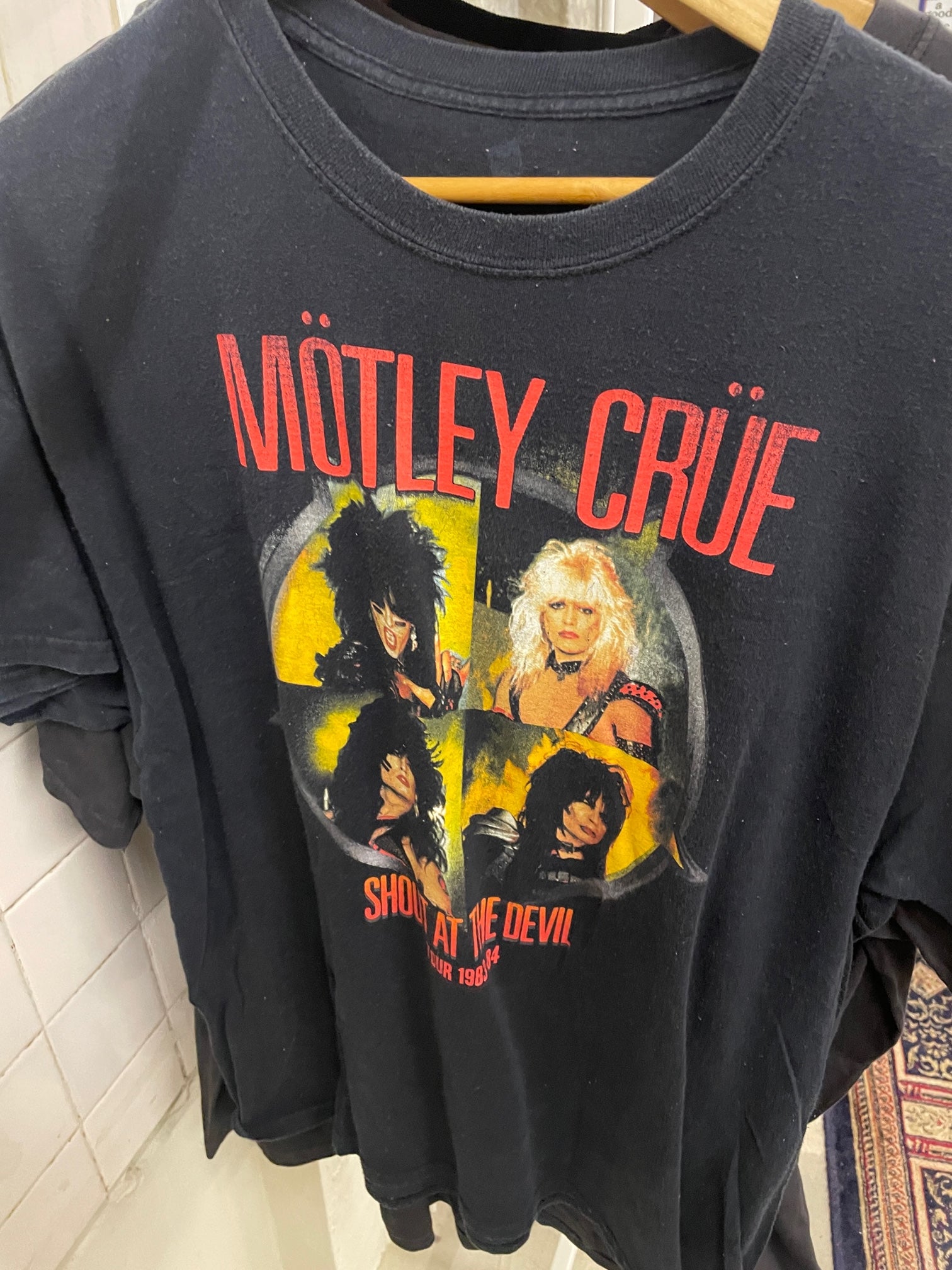 Nick Vintage Motley Crue Shout